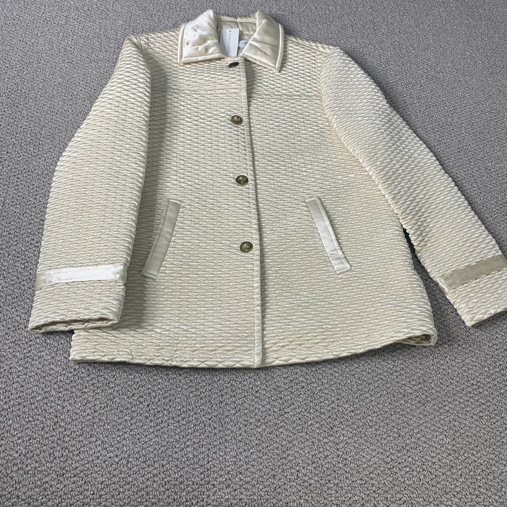 Dana Buchman Womens Jacket Size 4 Cream Silk Quilted Button Front Long Sleeves‎